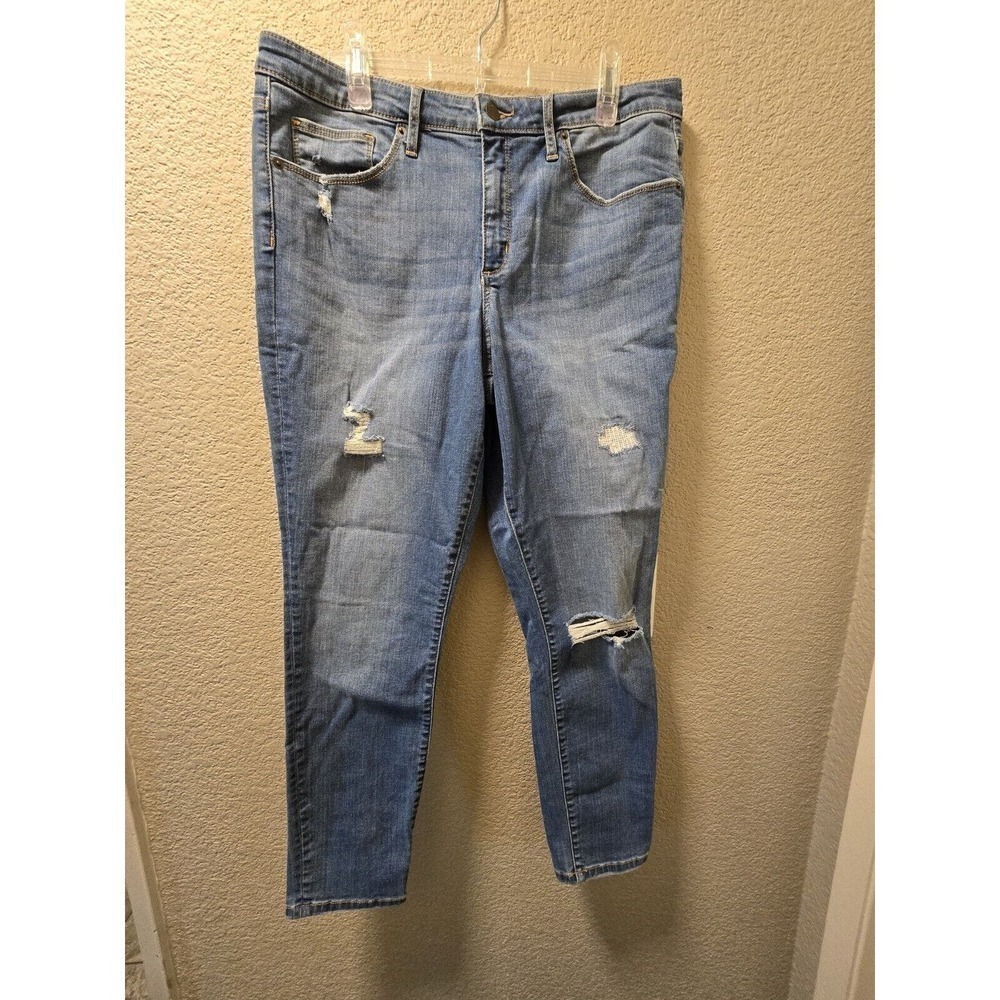 Universal Thread Distressed Skinny Jean Medium Wash Size 14/32R